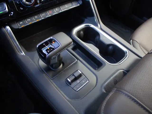 2025 GMC Sierra 1500 Crew Cab Short Box 4-Wheel Drive Denali for dans Autos et camions dans Ville d’Edmonton - Image 17