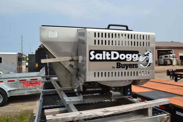 Salt Dogg 8' Stainless Steel Gas Sander in Heavy Equipment in Peterborough