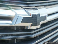 This 2022 Chevrolet Equinox LT, boasting a sleek Mosaic Black Metallic exterior, offers a perfect bl... (image 8)