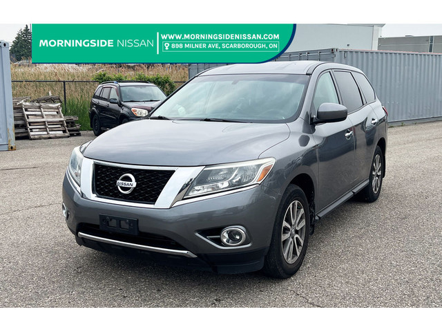 2016 Nissan Pathfinder S As-Is/cloth Interior/FWD/AM/FM stereo | in Cars & Trucks in City of Toronto