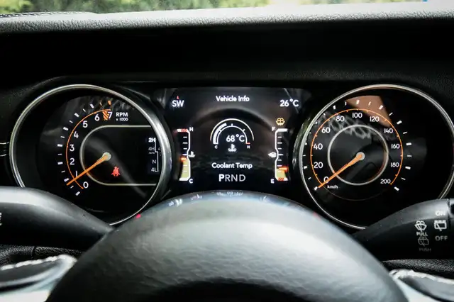 2018 Jeep Wrangler Unlimited Sahara • HEATED SEATS/STEERING • NA in Cars & Trucks in Cornwall - Image 16