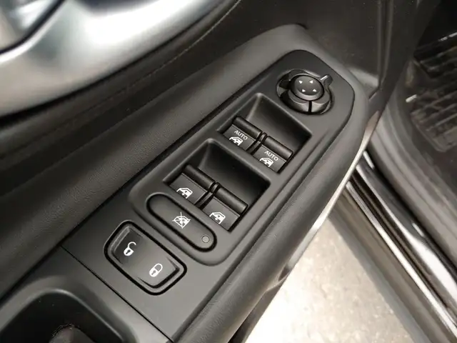 2019 Jeep Renegade High Altitude 1.3L 4WD | NAV | HTD SEATS | 55 in Cars & Trucks in Oakville / Halton Region - Image 19