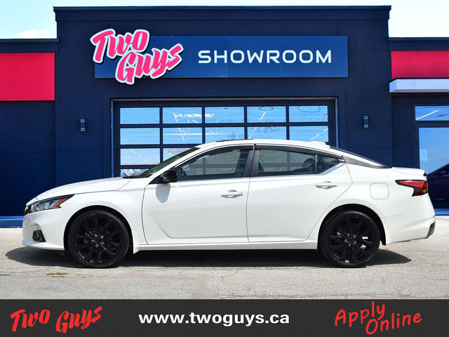 2022 Nissan Altima AWD | Midnight Edition | Nav | Moonroof | BLI in Cars & Trucks in St. Catharines - Image 4