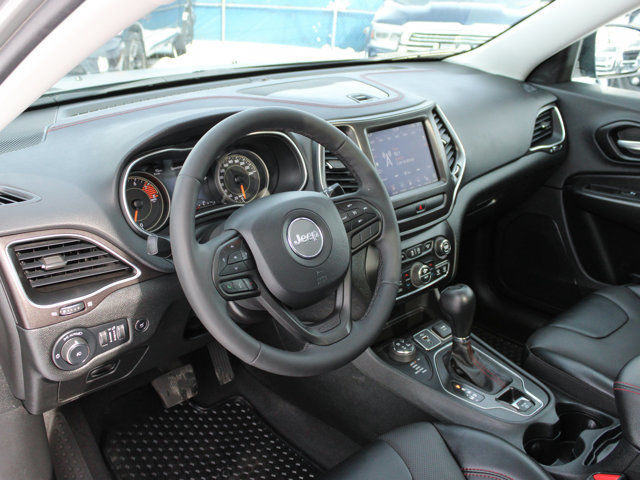 2022 Jeep Cherokee Trailhawk Elite 4x4, LOW KMS! Pano Sunroof in Cars & Trucks in Calgary - Image 3