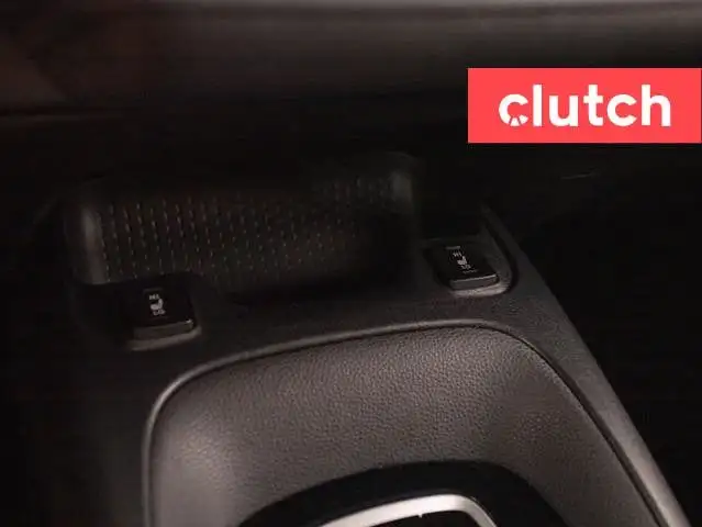 2021 Toyota Corolla SE w/ Apple CarPlay & Android Auto, Heated F dans Autos et camions dans Ottawa - Image 34