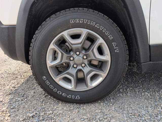 2019 Jeep CHEROKEE TRAILHAWK in Cars & Trucks in Red Deer - Image 3