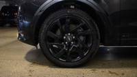 This Land Rover Discovery has a dependable Intercooled Turbo Gas/Electric I-6 3.0 L/183 engine power... (image 8)