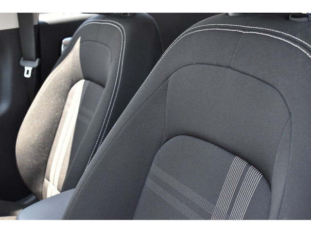 2023 Hyundai Venue Preferred in Cars & Trucks in Pembroke - Image 3