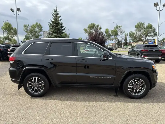 2021 Jeep Grand Cherokee Laredo in Cars & Trucks in Edmonton - Image 11