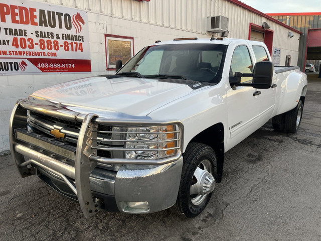 2009 Chevrolet Silverado 3500HD DUALLY DURAMAX 6.6L DIESEL 4X4 8 in Cars & Trucks in Calgary - Image 2