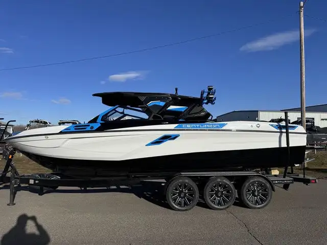 2025 Centurion Ri245 in Powerboats & Motorboats in Kelowna - Image 3