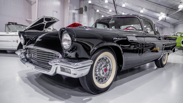 1957 Ford Thunderbird E Code in Classic Cars in London - Image 3