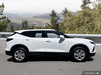 Experience the thrill of effortless driving with this 2022 Chevrolet Blazer LT, boasting a powerful... (image 6)
