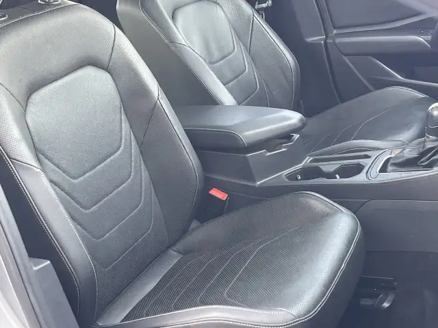 2019 Volkswagen Jetta Execline * Toit ouvrant * Cuir * Carplay * in Cars & Trucks in City of Montréal - Image 33