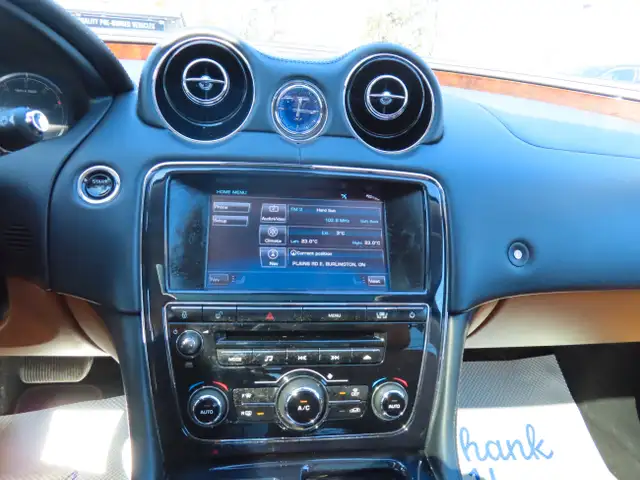 2011 Jaguar XJ XJL - LONG WHEEL BASE - LOW LOW KM - 56,000KMS !! dans Autos et camions dans Région d’Oakville/Halton - Image 33
