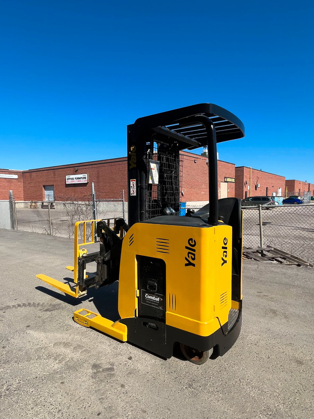 Yale Reach Forklift 3500lbs cap Certified charger NEW BATTERY in Heavy Equipment in Mississauga / Peel Region - Image 3