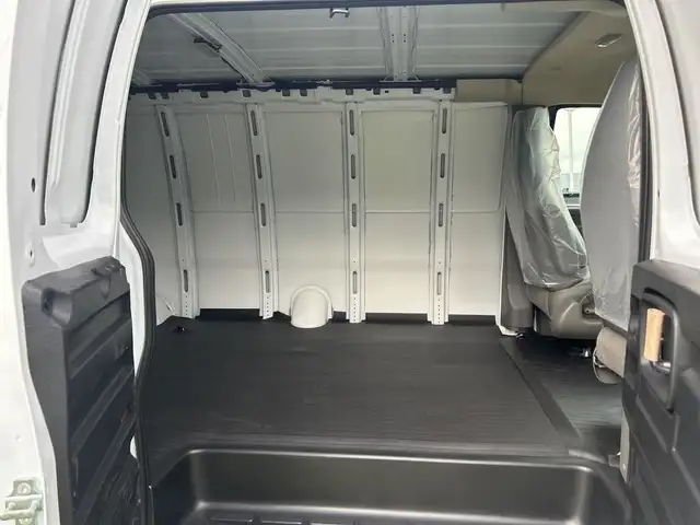 2024 GMC Savana 2500 Work Van in Cars & Trucks in Oakville / Halton Region - Image 13