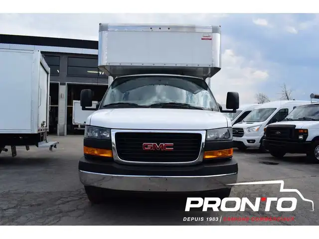 2024 GMC Savana Cube 14 pieds Deck 3500 ** V8 6.6L Essence ** in Cars & Trucks in Laval / North Shore - Image 6