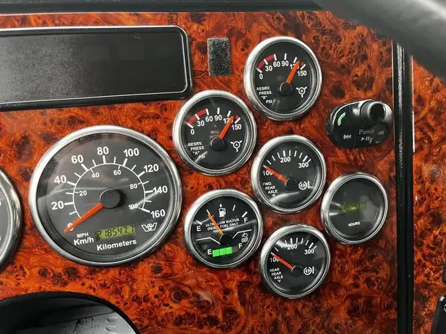 2011 western-star-trucks 4900 Twin Steer DD15 Altec AH85A Bucket in Heavy Trucks in Richmond - Image 30