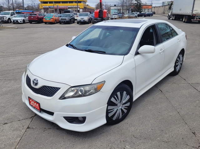 2011 Toyota Camry SE, Leather Sunroof, Auto, Warranty available. in Cars & Trucks in City of Toronto - Image 3
