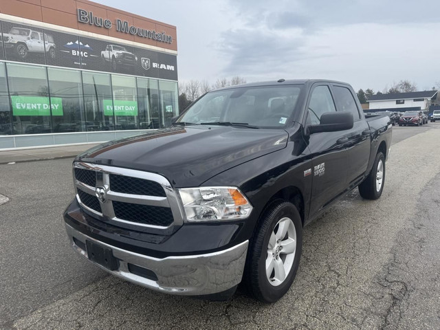 2023 RAM 1500 Classic SLT 4x4 Crew Cab 5'7 in Cars & Trucks in Barrie