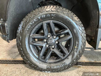 Command the road with this powerful 2019 Chevrolet Silverado 1500 Custom Trail Boss Extended Cab. Bo... (image 9)
