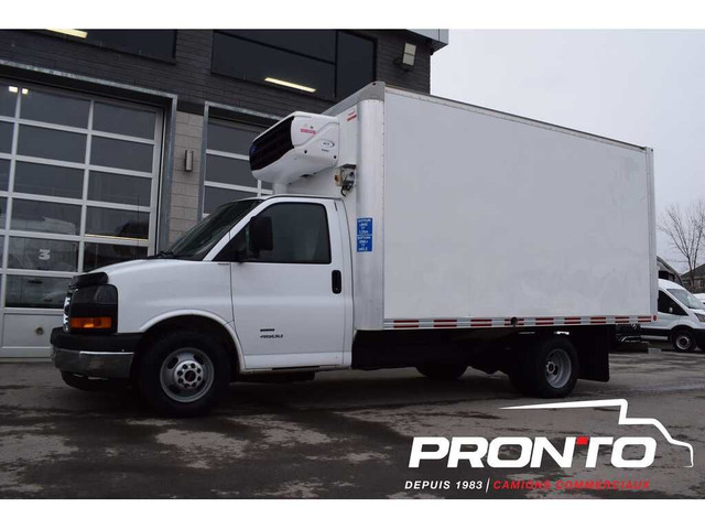 2019 GMC Savana 4500 Cube Van 4500 ** 14 PIEDS ** RÉFRIGÉRÉ // C in Cars & Trucks in Laval / North Shore - Image 3