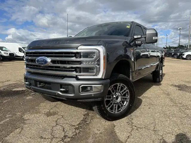 2023 Ford Super Duty F-350 SRW Limited CrewCab 160 | MoonRoof dans Autos et camions dans Ville d’Edmonton - Image 3