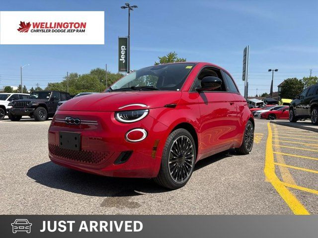 2025 FIAT 500e (RED) Edition | Navigation | Lane Departure in Cars & Trucks in Guelph