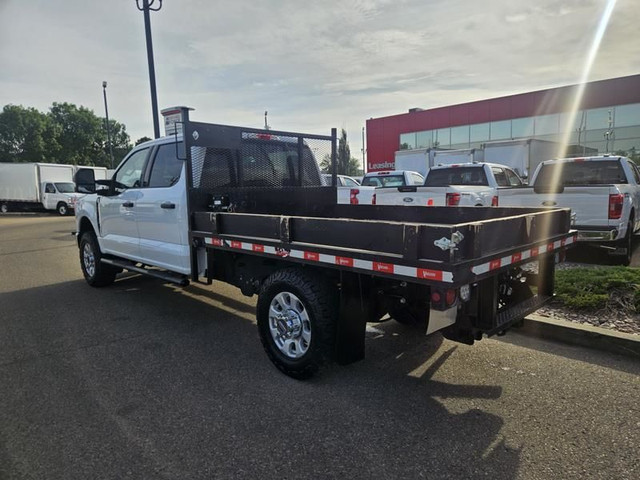 2023 Ford Super Duty F-350 SRW XLT 4WD Crew Cab 8ft Deck, 7.3L V in Cars & Trucks in St. Albert - Image 3
