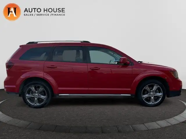 2018 Dodge Journey Crossroad | SUNROOF | HEATED SEATS | DVD dans Autos et camions dans Calgary - Image 8