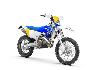 2025 Husqvarna TE 300 HERITAGE SAVE $500 RABAIS La Husqvarna TE 300 Heritage 2025 est une moto d’end...