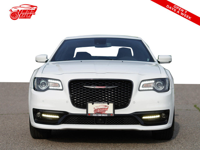 2023 Chrysler 300 S V6, Panoramic Roof, Alloys, Apple Carplay. in Cars & Trucks in Mississauga / Peel Region - Image 2