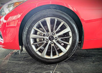 Comes equipped with: Power Mirrors, Sunroof , Shark fin antenna, Halogen Headlamps, Courtesy lights,... (image 8)
