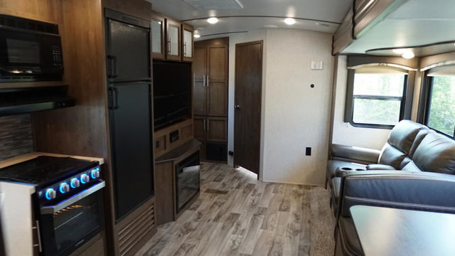 2020 Keystone RV Cougar Half-Ton 26RBS in Travel Trailers & Campers in Ottawa - Image 4