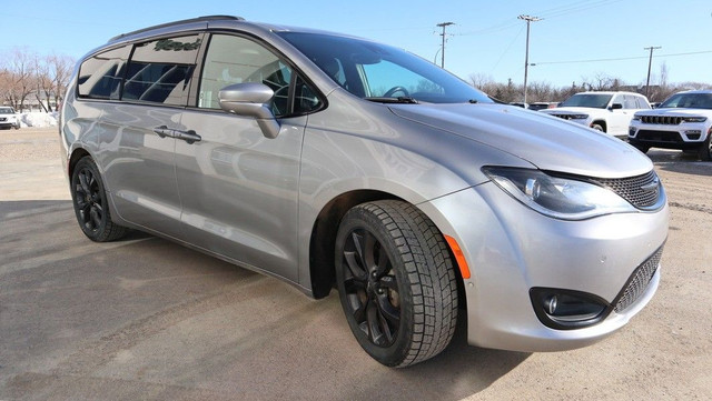 2019 Chrysler Pacifica Limited in Cars & Trucks in Saskatoon - Image 3