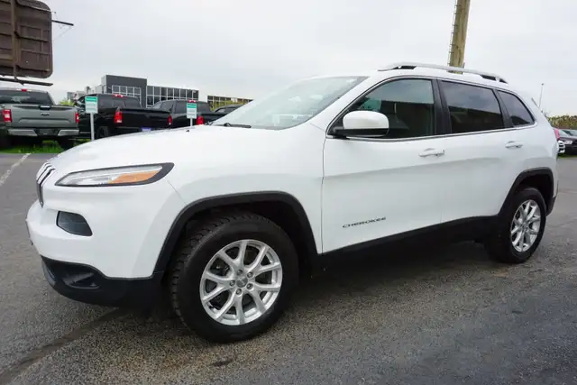 2017 Jeep Cherokee in Cars & Trucks in Oakville / Halton Region - Image 4