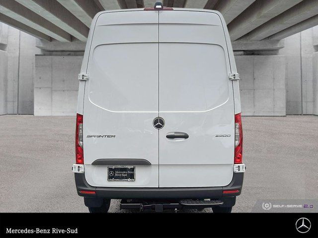 2025 Mercedes-Benz Sprinter 2500 144 Wheelbase High Roof RWD in Cars & Trucks in Longueuil / South Shore - Image 4