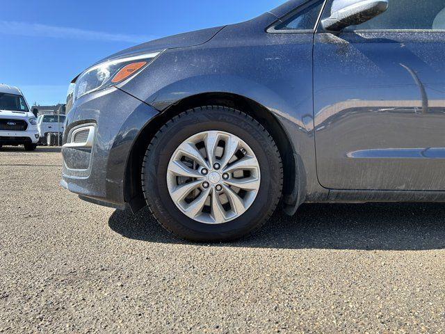 2020 Kia Sedona LX | Heated Seats | Backup Cam | Keyless Entry in Cars & Trucks in Edmonton - Image 3