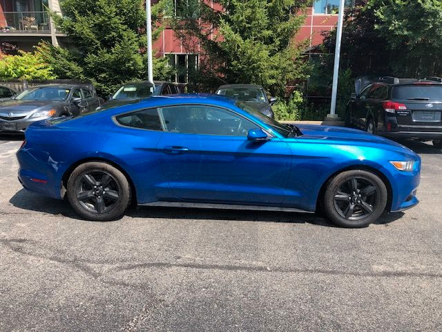 2017 Ford Mustang V6 no accidents runs great in Cars & Trucks in Cambridge - Image 4