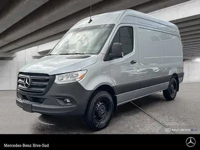 Mercedes-Benz Rive-Sud, la destination Mercedes-Benz par excellence. Bienvenue en première classe. D...