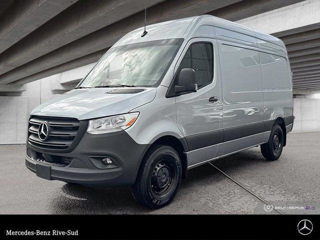 2025 Mercedes-Benz Sprinter 2500 144 Wheelbase High Roof RWD in Cars & Trucks in Longueuil / South Shore