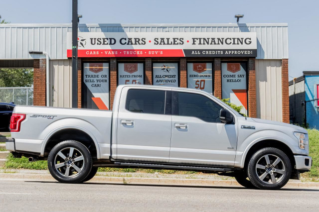 2017 Ford F-150 XLT | Crew | 4x4 | Nav | Cam | Alloys | Tonneau  in Cars & Trucks in Oshawa / Durham Region