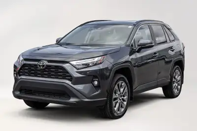 Nouvel Arrivage! La Toyota RAV4 XLE 2023 automatique est un VUS compact polyvalent, idéal pour les c...