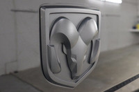 1500 Classic SLT Warlock Engine: Regular Unleaded V-8 5.7 L/345 Other Equipment 3.92 REAR AXLE RATIO... (image 8)