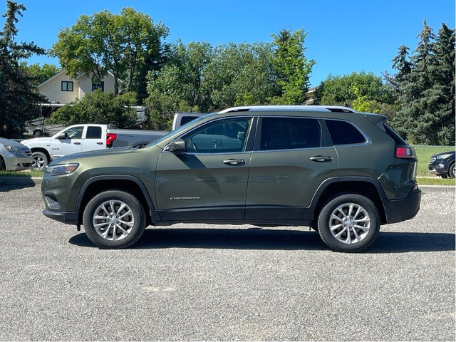 2020 Jeep Cherokee **LOW KMS** North 3.2L 4WD | Heated Seats/Ste in Cars & Trucks in Calgary - Image 2