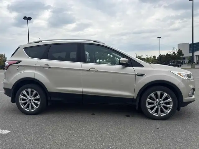 2018 FORD ESCAPE TITANIUM | AWD | CLEAN CARFAX | STUNNING63849105392897124