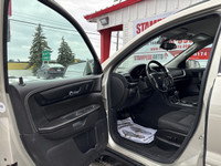 LT | 7 PASSENGER | AWD | 3.6L | HEATED SEATS | NAVIGATION This 2016 Chevrolet Traverse LT is a midsi... (image 9)