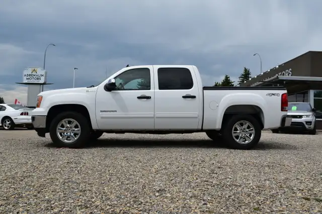 2012 GMC Sierra 1500 ***RARE HYBRID, ONLY HAS 61,000KM*** dans Autos et camions dans Calgary - Image 3