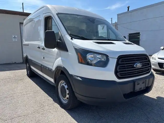 2016 Ford Transit Cargo Van T-150 130 MED RF 86 dans Autos et camions dans Ville de Toronto - Image 2